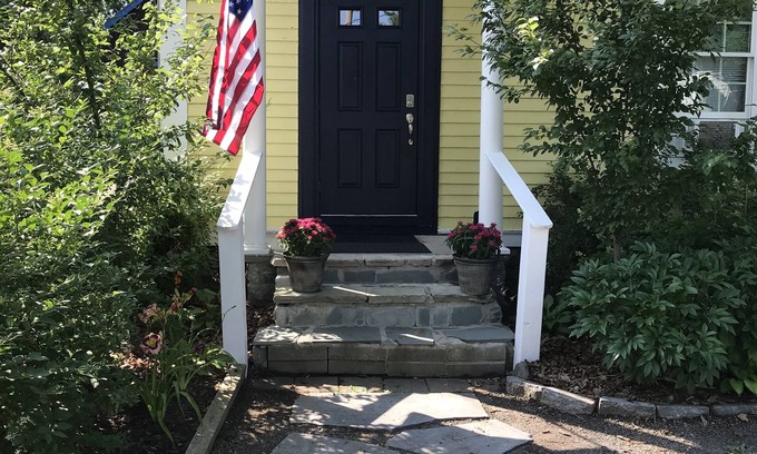 Canton Apartment | Modern 2 BR/1B centrally located apt. near SLU in Canton, NY