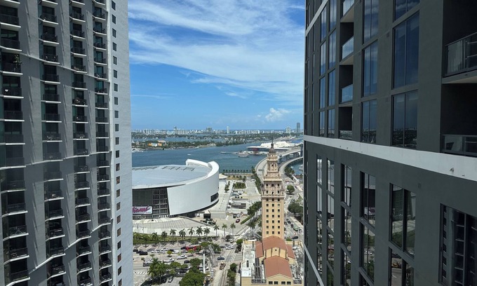 Downtown Miami Apartment | Modern 2BR/2BA in Downtown