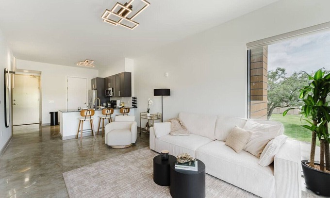 Fort Lauderdale Apartment | Modern 2BR, Family-Friendly in FLL, Near Beach!