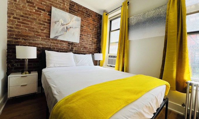 Midtown West Apartment | Modern 2BR Retreat in the Heart of Hell’s Kitchen – Steps from Times Square