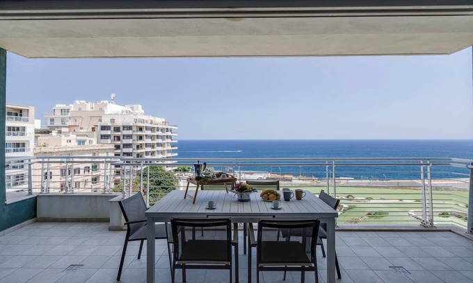 Sliema Condo | ✨ Modern 3-bed seafront apartment on the 6th floor of Sliema’s award-winning Fort Cambridge 🌊. Luxury living with stunning views in Malta’s most vibrant town.