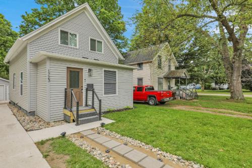 Lansing Apartment | Modern 3BDRM Near Downtown & MSU