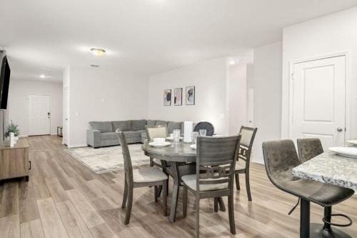 Medina Valley House | Modern 3BR Home in San Antonio