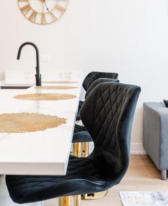 Bronzeville Apartment | Modern 3BR Stay Near DT CHI