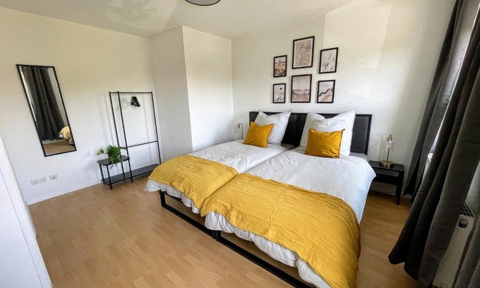 Floha Apartment | Modern 4 Zi Rooms Netflix, Wifi, Parken CasaLuna85