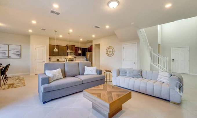 Four Corners House | Modern 5BR Getaway w/Heated Pool & BBQ Area