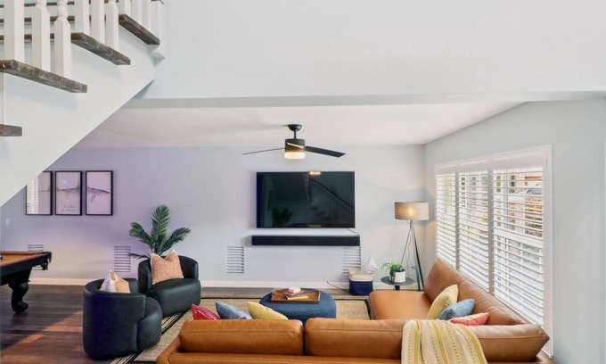 Savannah House | Modern 5BR Home I GameRoom & Workspace