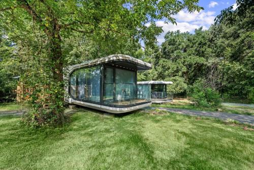St. Stephen House | Modern Airstream Glamping with Pond Views in Rural South Carolina