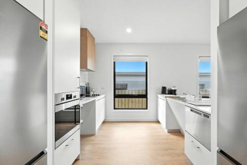 Old Beach House | Modern and Accessible, Old Beach