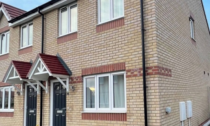 Winsford House | Modern and Bright 3BD House