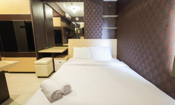 Sunter Apartment | Modern and Classy 1BR Green Lake Sunter Apartment By Travelio