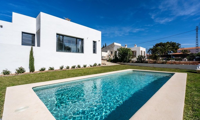 Costa Nova Villa | Modern and comfortable villa with private pool in Javea, on the Costa Blanca, Spain for 6 persons