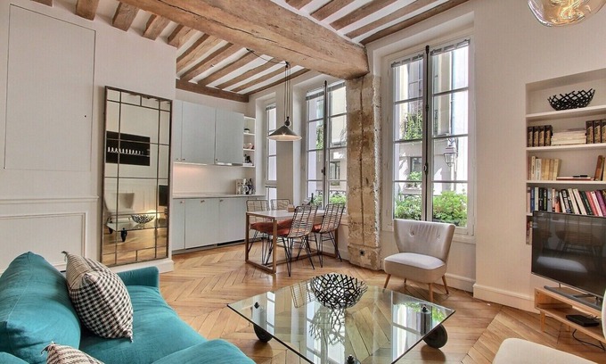 6th Arrondissement Apartment | Modern and cosy 2 BD 2 BTH with AC in St. Germain, insurance included