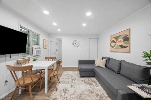 Bakerstown Apartment | Modern and Quiet One Bedroom Apartment in Gibsonia, Pittsburgh, Unit 2