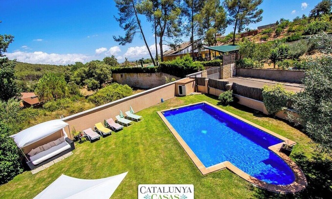 Can Vinyals Villa | Modern and spacious w/private pool close to BCN