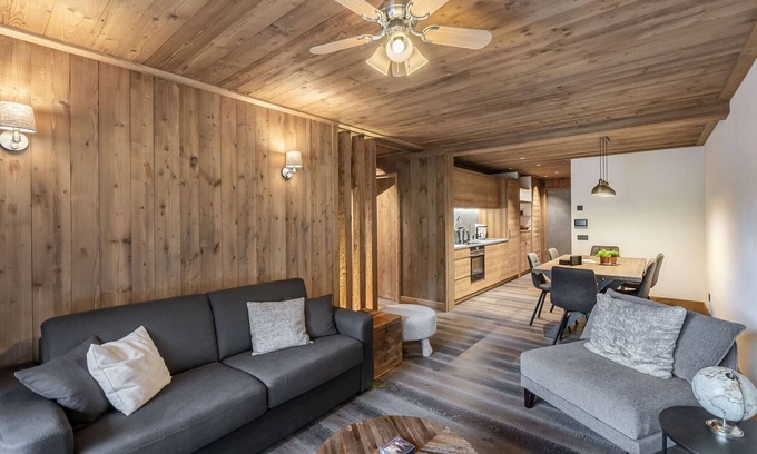 Le Praz Apartment | Modern Apartment Close to Slopes in Courchevel Le Praz