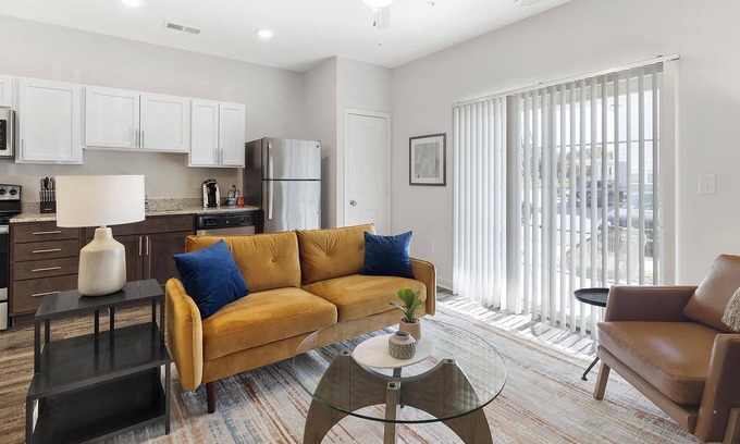 Norfolk - Virginia Beach Apartment | Modern Apartment in Prime Location (ID4693X56)