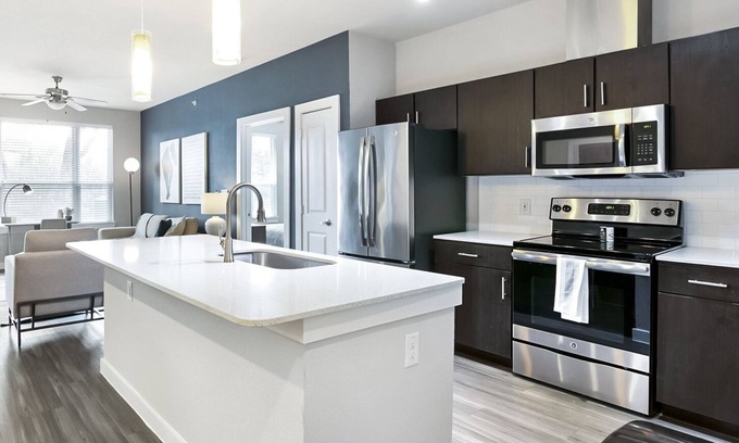 Los Indios Apartment | Modern Apartment in Prime Location (ID3972X98)