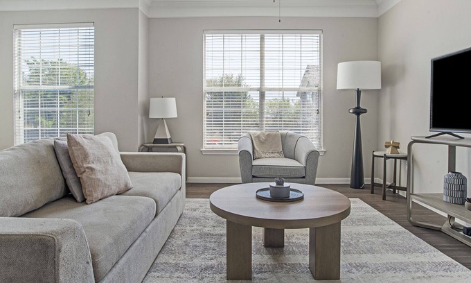 McNeil Apartment | Modern Apartment in Prime Location (ID8629X70)