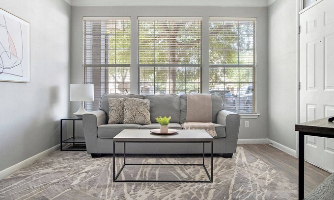 McNeil Apartment | Modern Apartment in Prime Location (ID6101X53)
