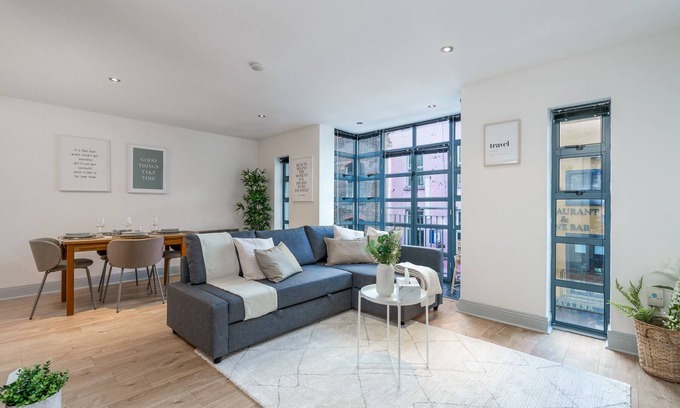 City Centre Dublin Apartment | Modern Apartment in the Heart of Temple Bar area, Dublin city center