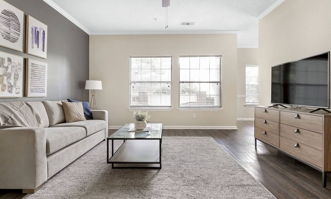 Jamestown Apartment | Modern Apartment in Prime Location (ID1165X915)