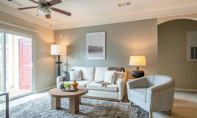 Wake Forest Apartment | Modern Apartment in Prime Location (ID7358X81)