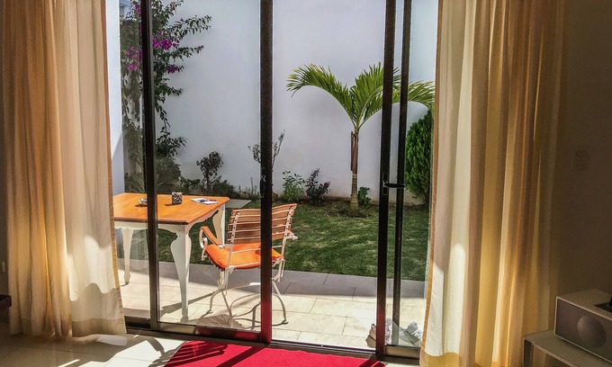 Cartago Apartment | Modern apartment, safe+quiet, centrally located