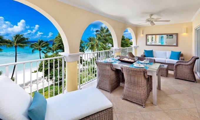 Dover Apartment | Modern Beachfront Condo with Pool - Sapphire 317