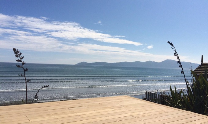 Raumati South House | Modern Beach front getaway