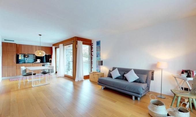 Maloja Apartment | Modern, bright 1½ room apartment with a balcony in sunny and quiet location in M