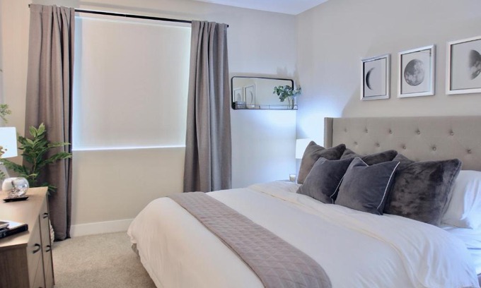 Orange Apartment | Modern Building - Free Parking - By CHOC & St Joseph