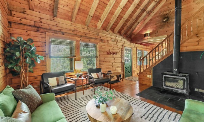 West Stockbridge Cabin | Modern Cabin Near Tanglewood