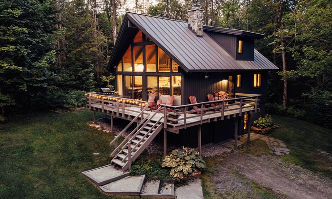 Weston House | Modern cabin oasis close to Stratton, Okemo, Bromley and Magic