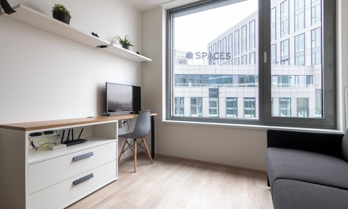 Smichov Apartment | Modern Central Studio 1Gbps WiFi SMART TV 𝗔/𝗖