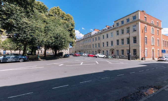Saint Paul's Apartment | Modern & Central 2BD Flat - Broadmead