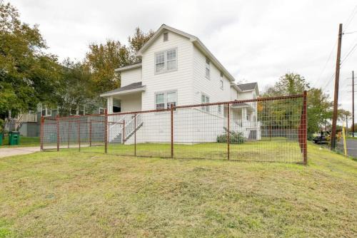 Foster Heights House | Modern Central East Austin 4BR Gem