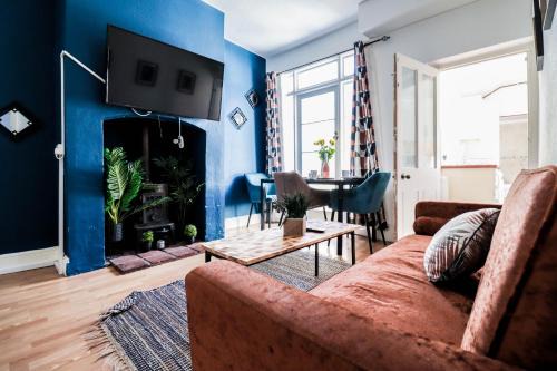 Coventry Apartment | Modern Central Location 4 Bed House !