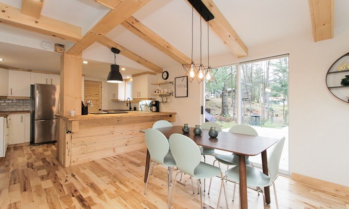 Orford Villa | Modern Chalet + Nature + Family & Pet Friendly + Workspace + WiFi