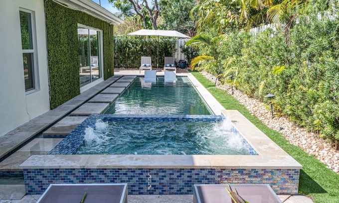 Bel Air House | Modern Coastal Style Walk To Beach Heated Pool Tranquility Ocean Mist Key Resldences