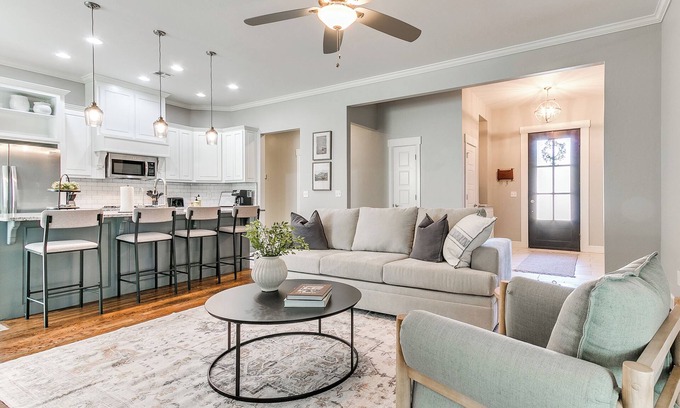 Moore House | Modern Comfort on SE 38th St