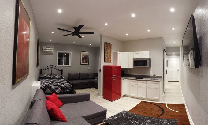 Paradise Apartment | Modern Comfortable Private Getaway