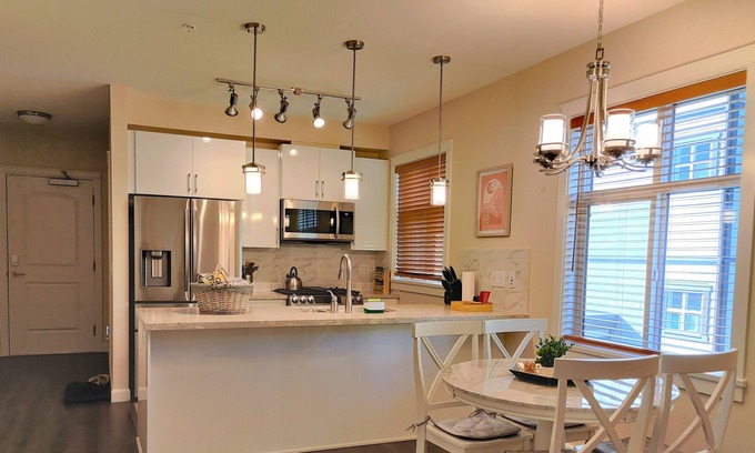 Willoughby Condo | Modern & Comfy 2brdm Condo in Langley | Close to Highway 1