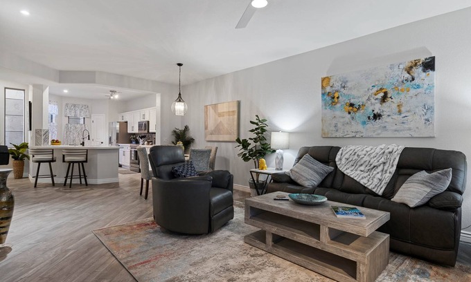 Kierland Condo | Modern Condo In The Heart Of Scottsdale | Pool
