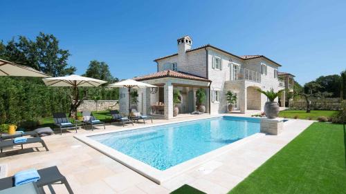 Korenici Villa | Modern countryside villa with swimming pool in Kanfanar