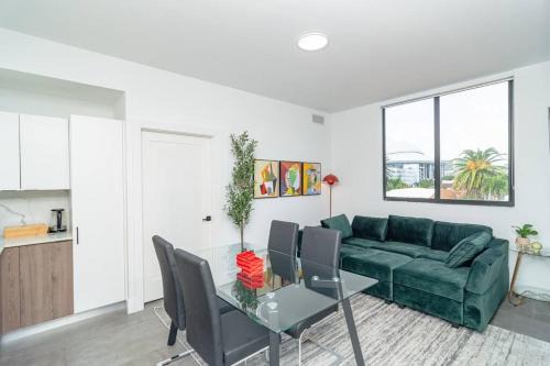 East Little Havana Apartment | Modern Cozy 2BR Oasis with King Beds Near Marlins Park & Brickell