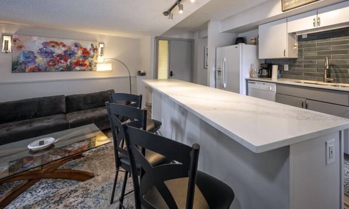 Boulder Ridge Condo | Modern cozy condo located close to ski area and Nordic Center in Breckenridge!
