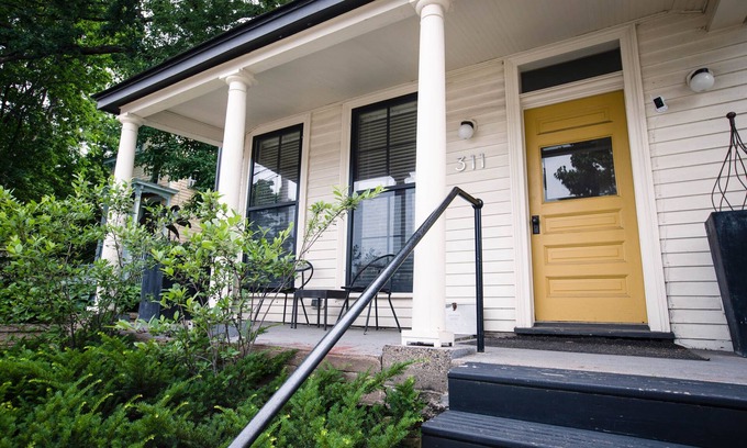 West Seventh House | Modern Elegance & Historic Charm W7th/DT STP South Unit