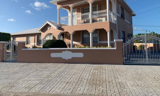 Cockburn Town House | Modern Family Oasis 3 mins from beach!