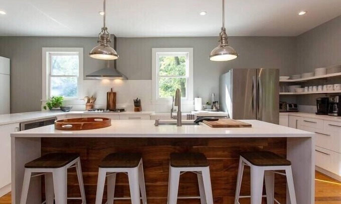 Three Oaks House | Modern Farmhouse w/Pool & Hot Tub, Surrounded by Nature - 5 minutes to beach!